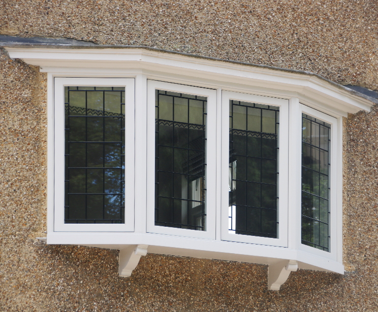 unusual Edwardian shallow bay with exquisite lead pattern